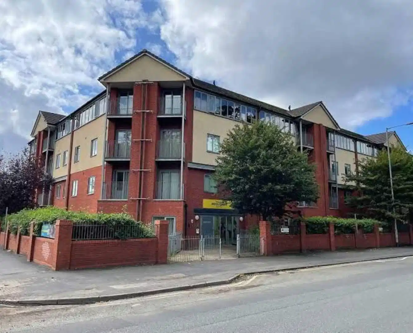 Moss Court, Manchester image 28