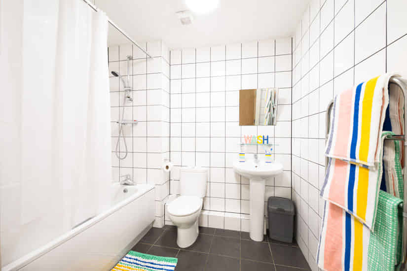 Moss Court, Manchester - Manchester, England, United Kingdom - Bathroom