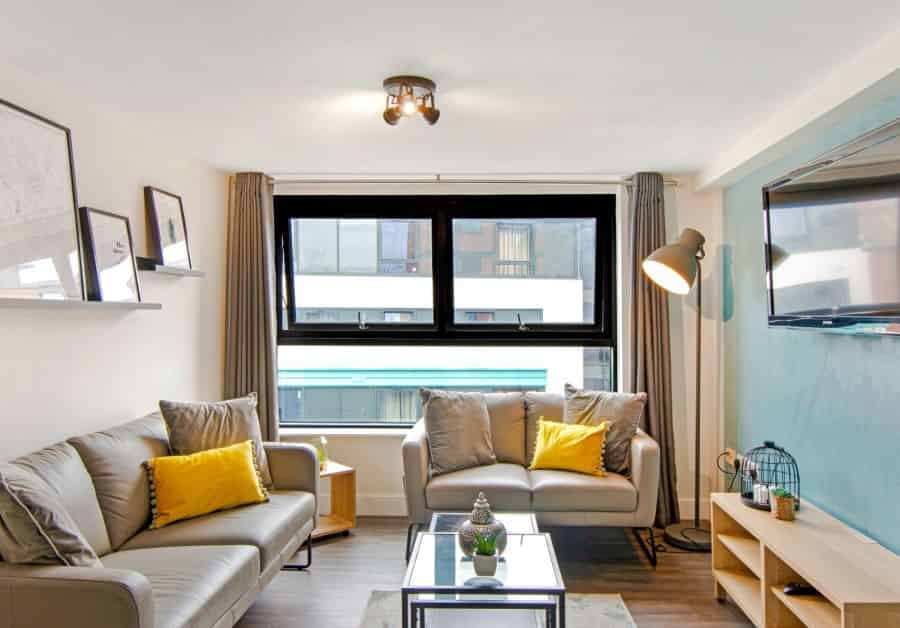 Amenities?w=400&h=260&fit=crop&q=40&auto=format&trim=auto