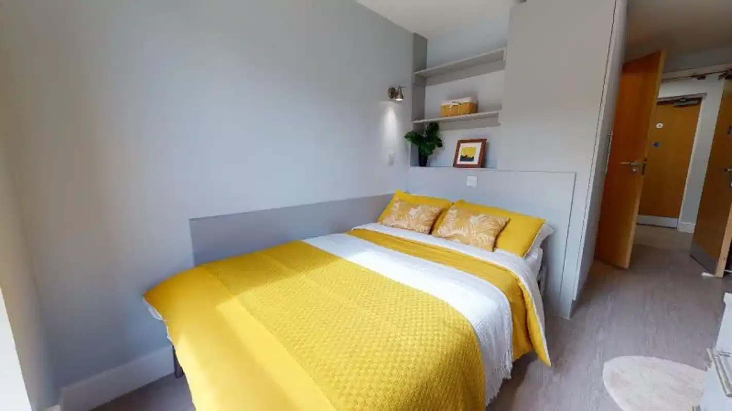 Silver En Suite