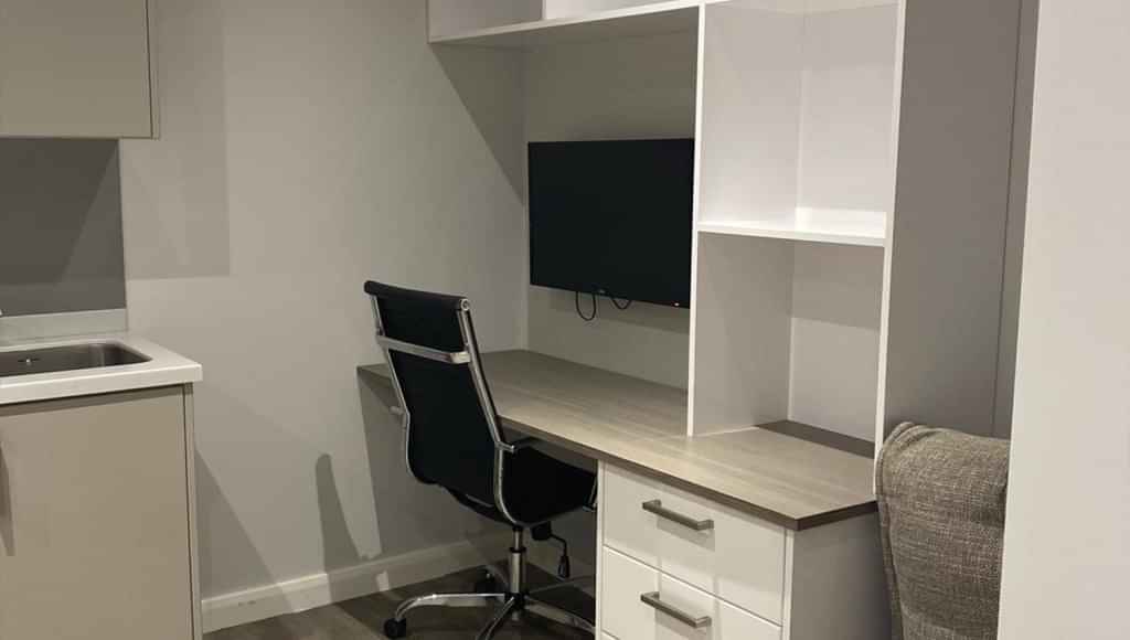 Standard Studio - Bedroom?w=400&h=260&fit=crop&q=40&auto=format&trim=auto