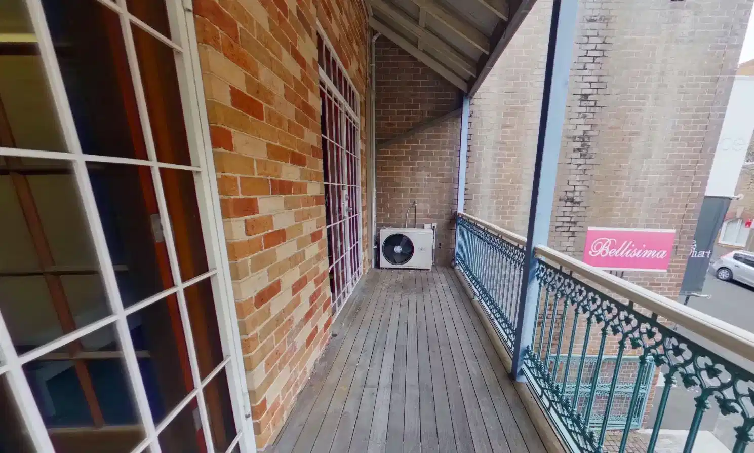 Room 6 - Bedroom?w=400&h=260&fit=crop&q=40&auto=format&trim=auto