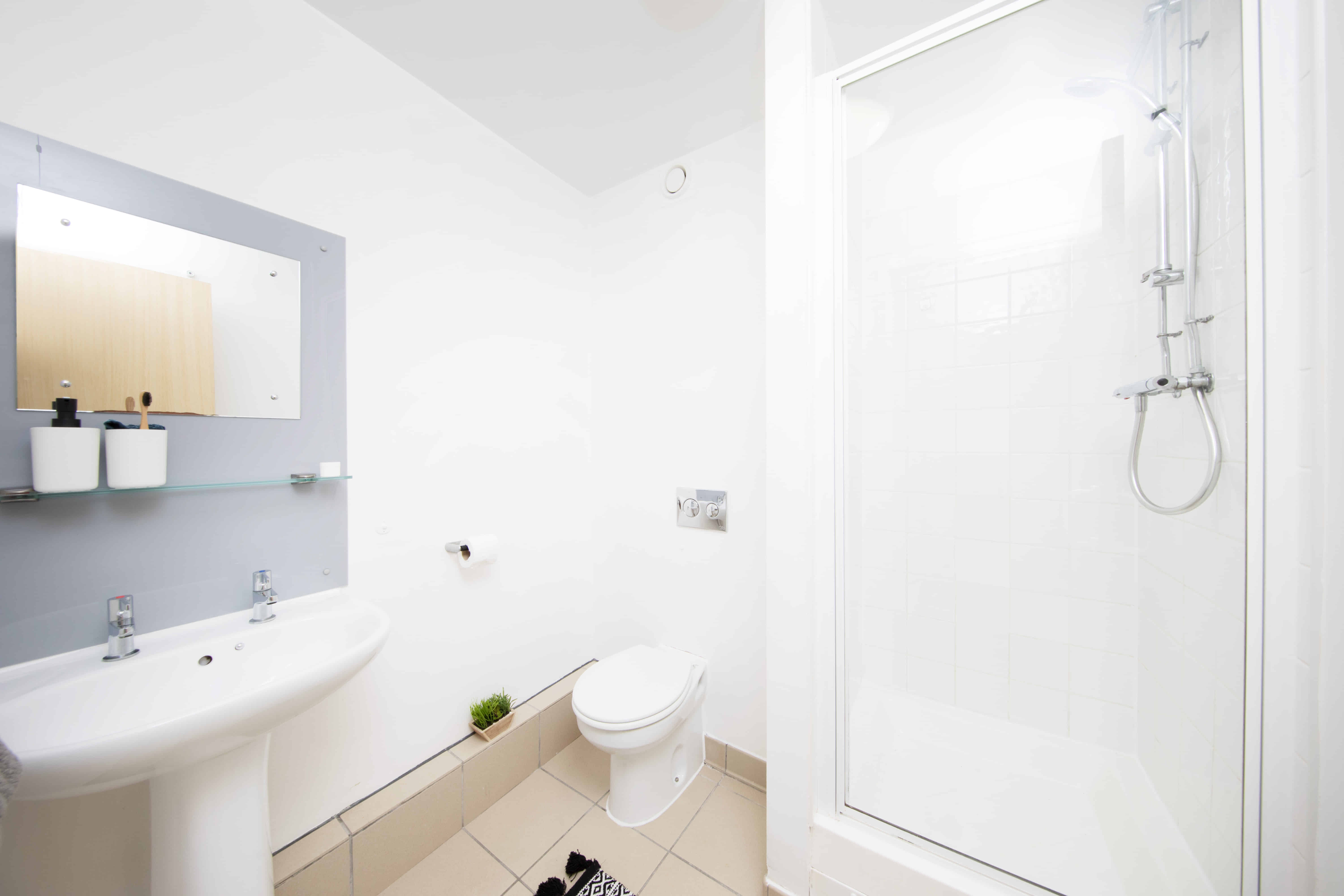 Amenities?w=400&h=260&fit=crop&q=40&auto=format&trim=auto