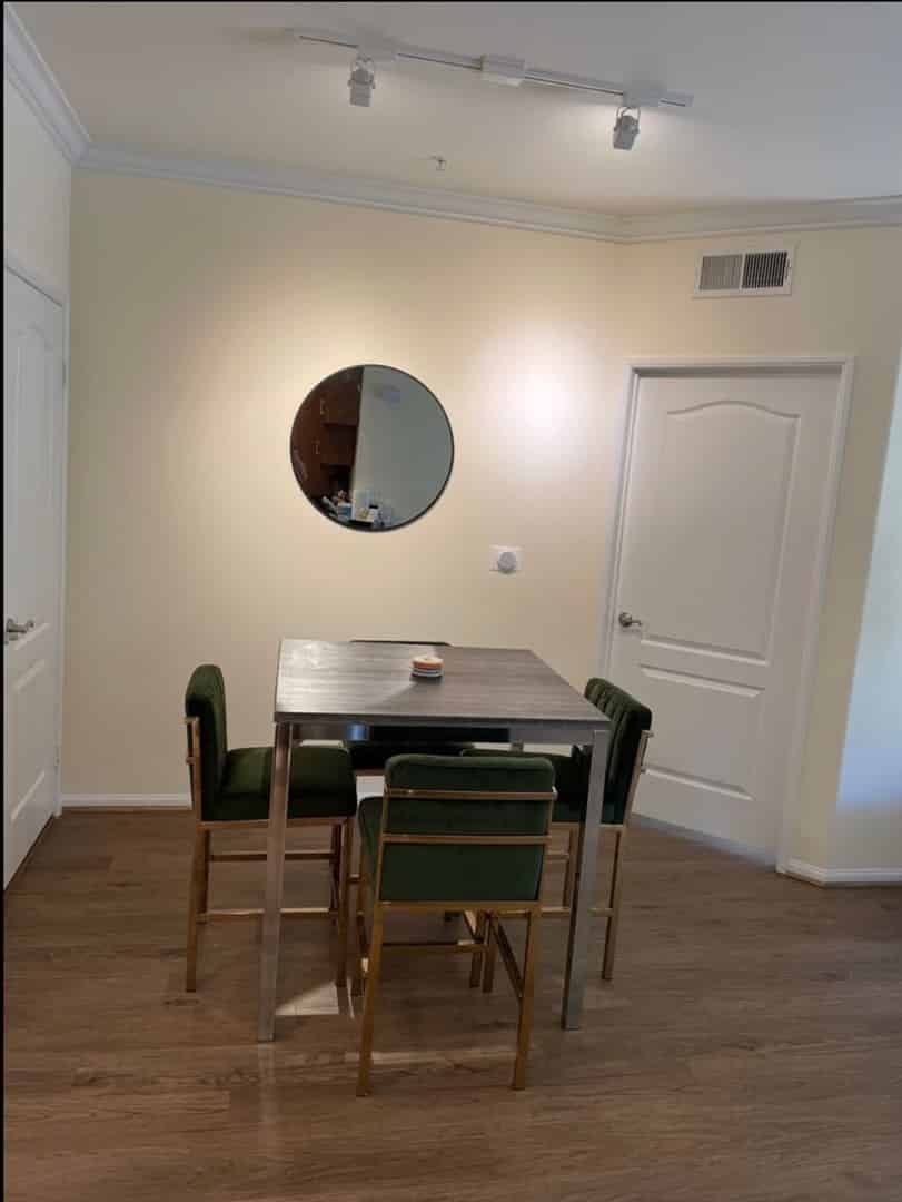 Amenities?w=400&h=260&fit=crop&q=40&auto=format&trim=auto