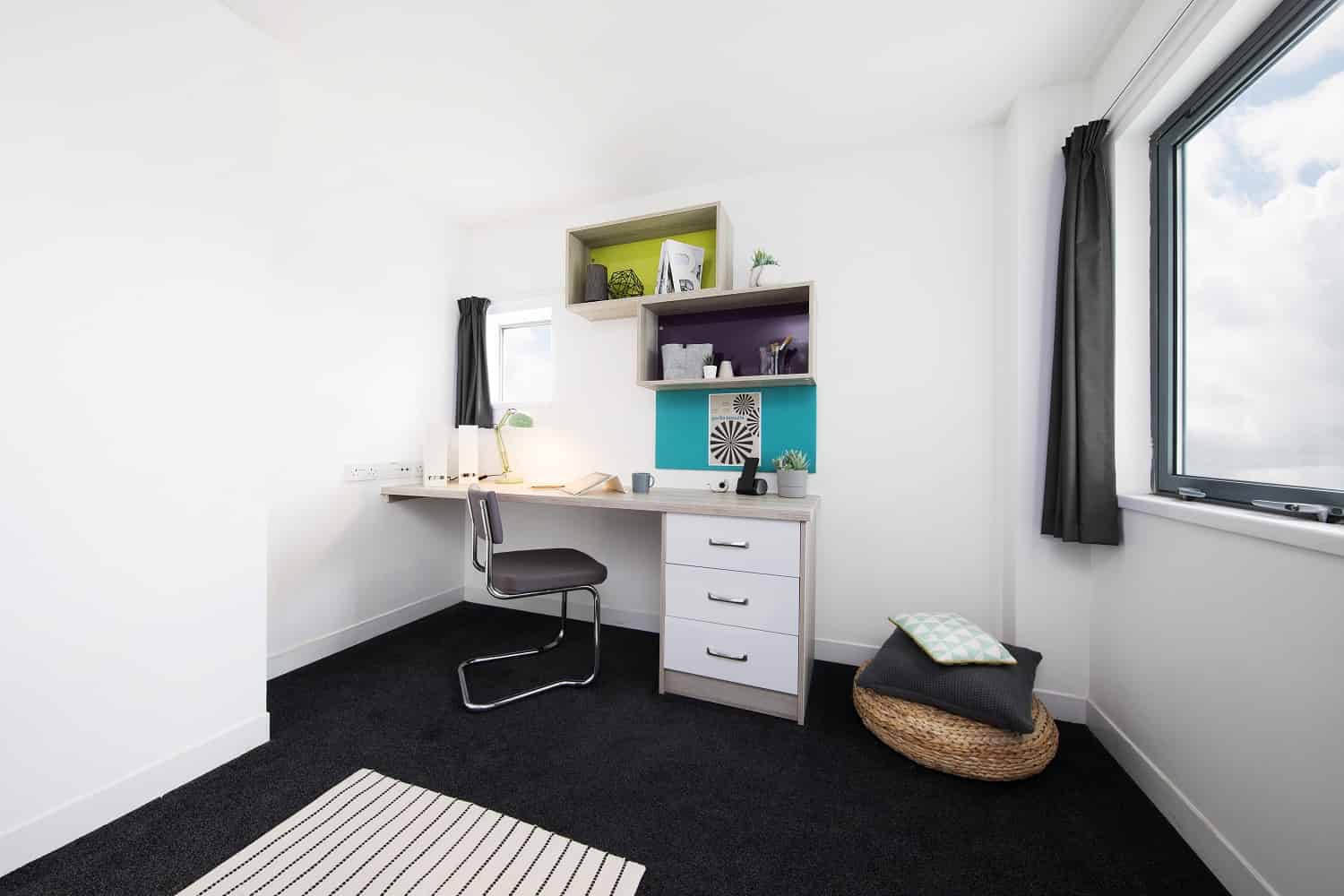 Exterior?w=400&h=260&fit=crop&q=40&auto=format&trim=auto