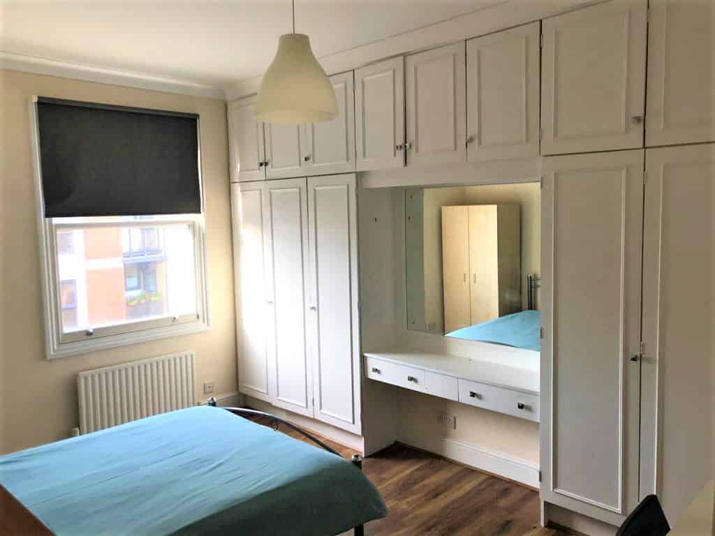 Outside?w=400&h=260&fit=crop&q=40&auto=format&trim=auto