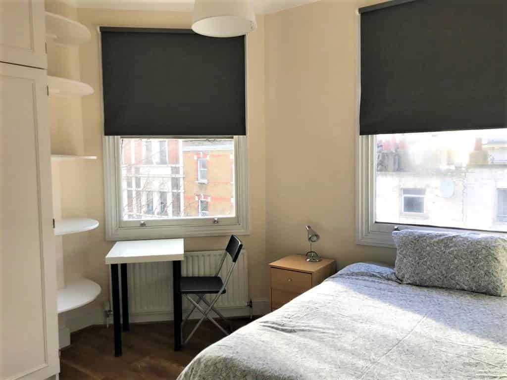 Outside?w=400&h=260&fit=crop&q=40&auto=format&trim=auto