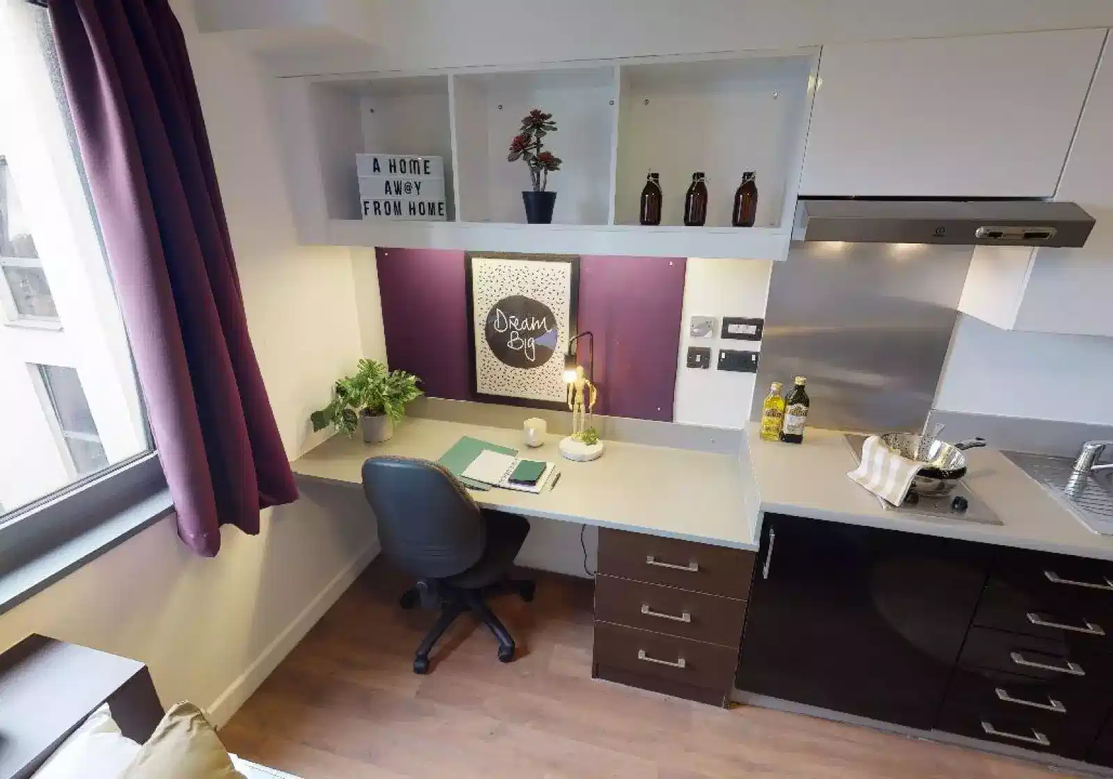 Amenities?w=400&h=260&fit=crop&q=40&auto=format&trim=auto