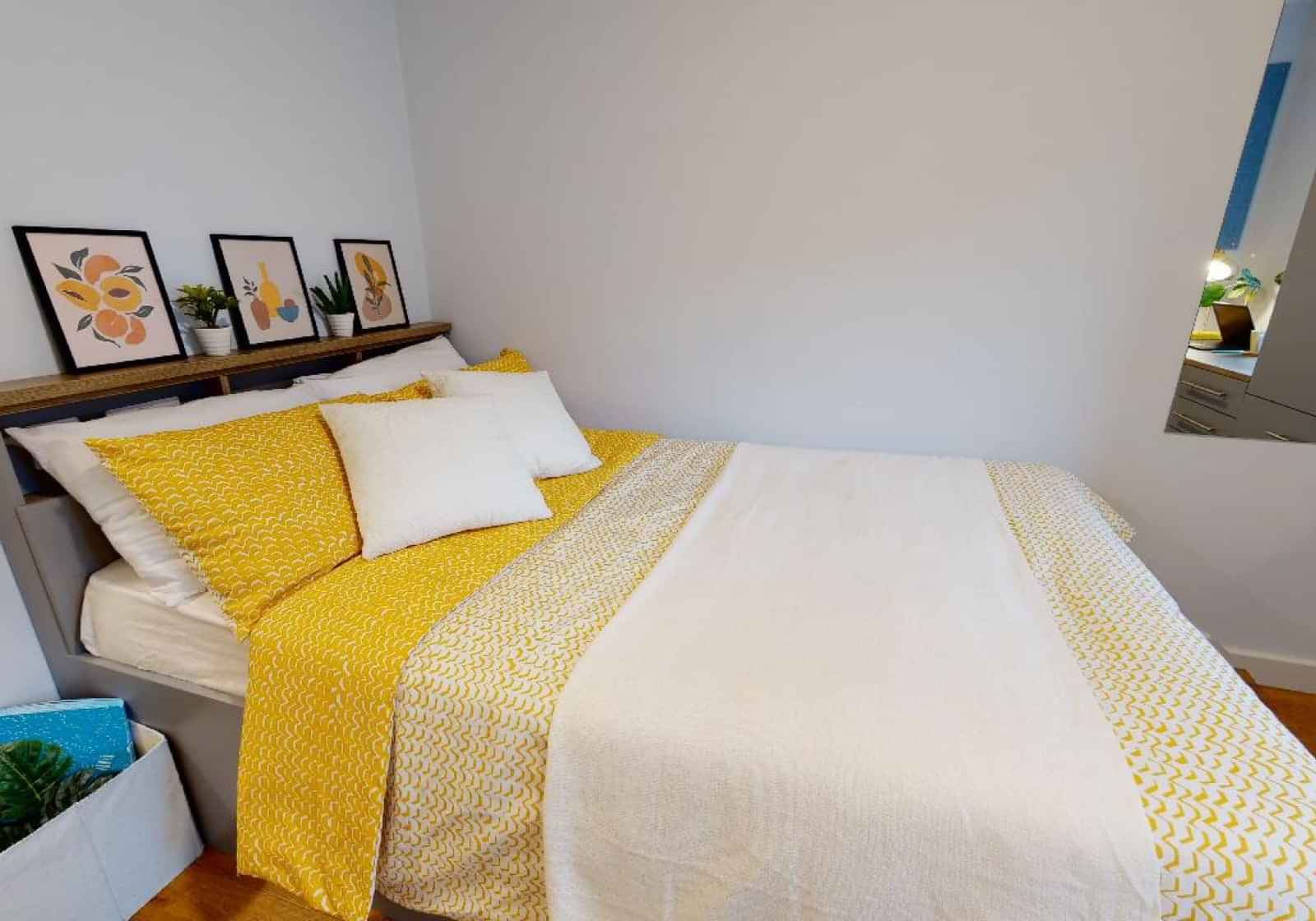 Amenities?w=400&h=260&fit=crop&q=40&auto=format&trim=auto