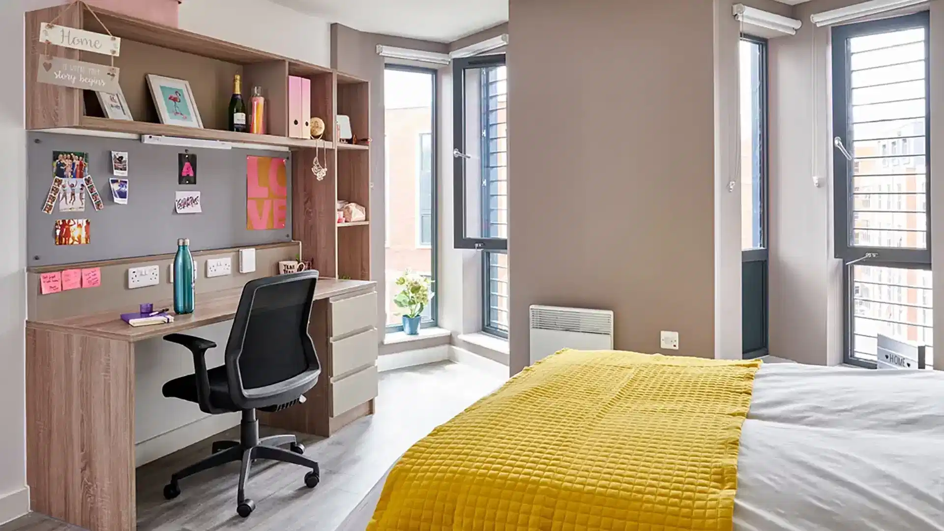 Amenities?w=400&h=260&fit=crop&q=40&auto=format&trim=auto