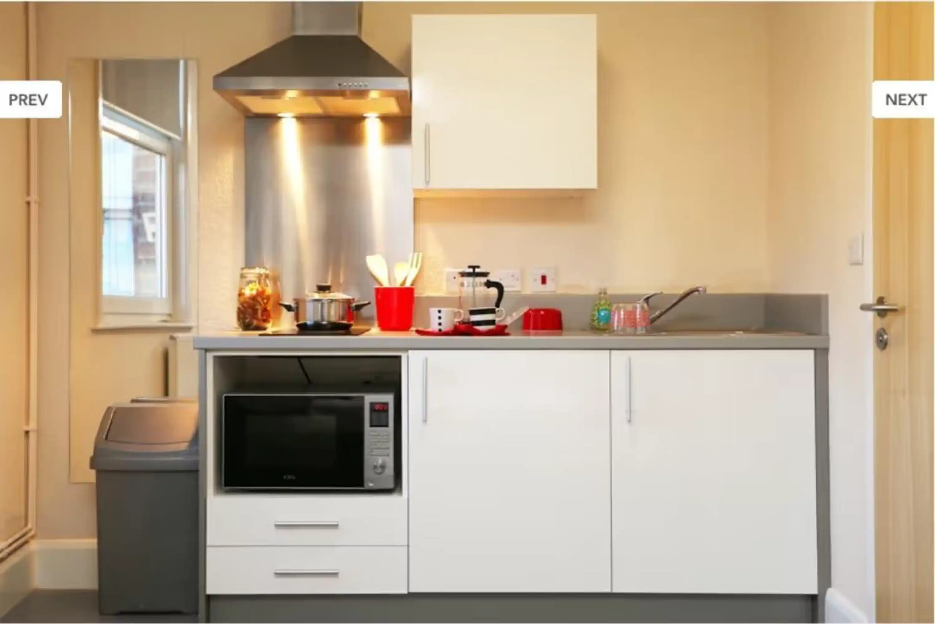 Classic Studio - Amenities?w=400&h=260&fit=crop&q=40&auto=format&trim=auto