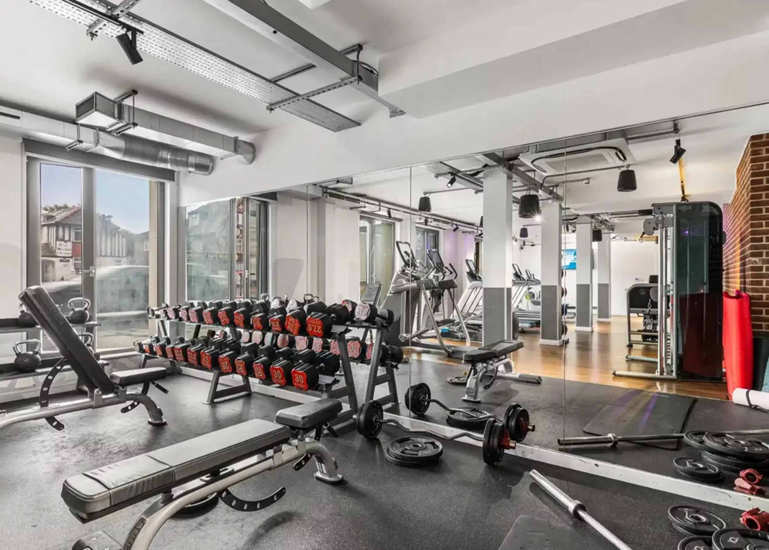 LST White City Residence, London image 21