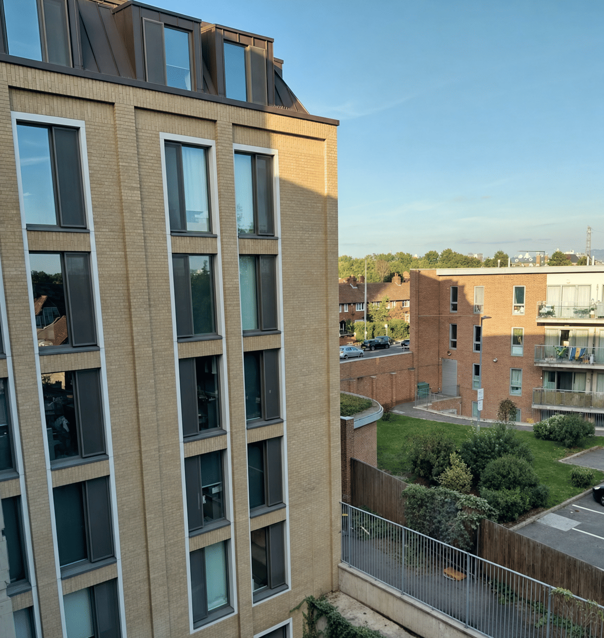 LST White City Residence, London image 37