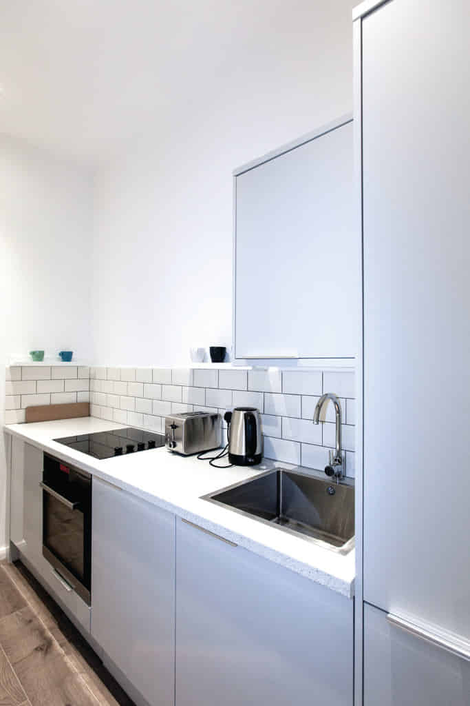 Exterior?w=400&h=260&fit=crop&q=40&auto=format&trim=auto