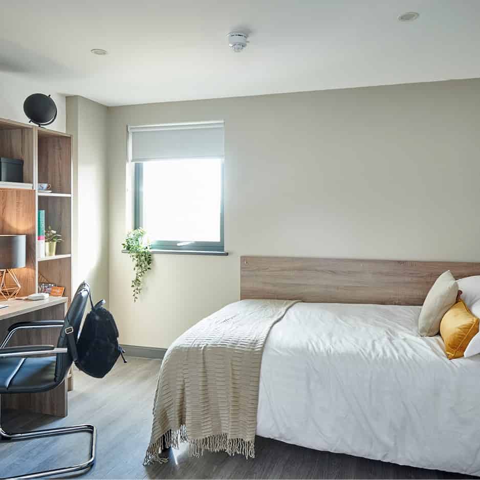 Common Area?w=400&h=260&fit=crop&q=40&auto=format&trim=auto