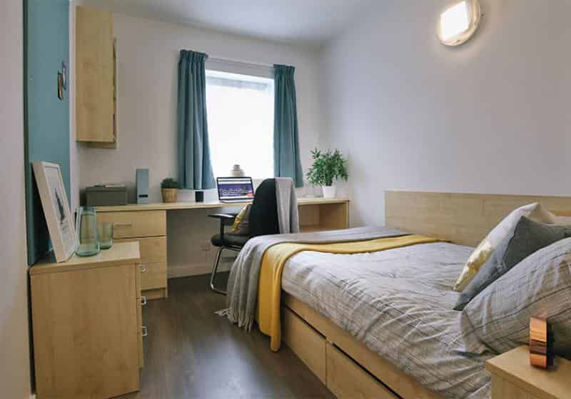 Silver En Suite Plus