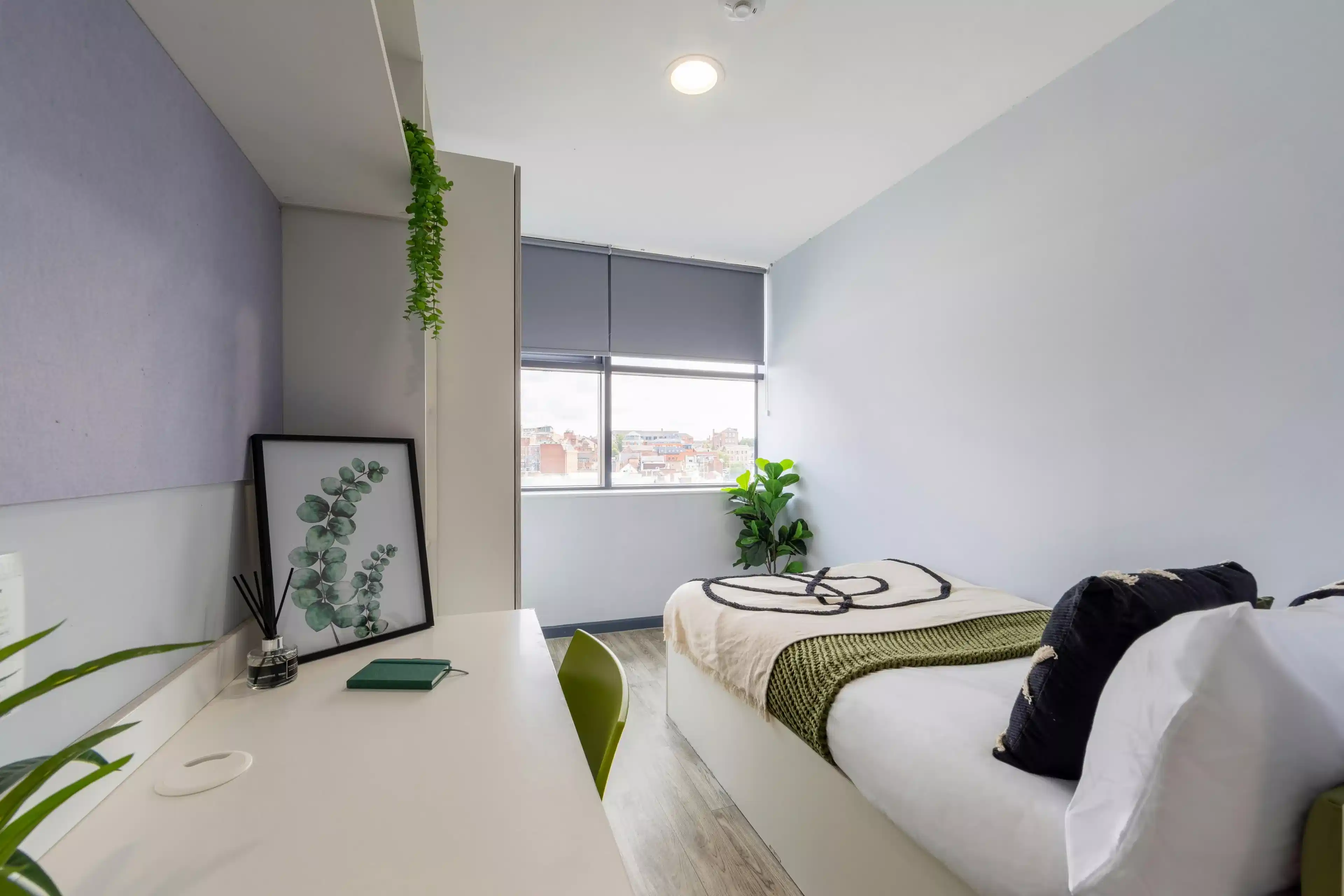 Amenities?w=400&h=260&fit=crop&q=40&auto=format&trim=auto