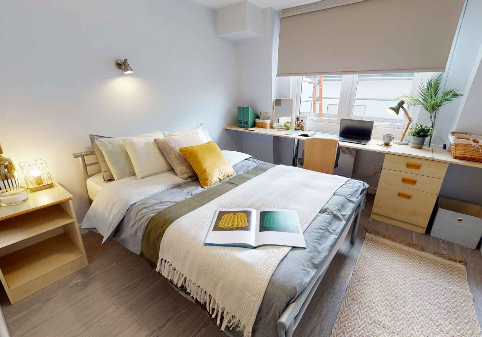 Common Area?w=400&h=260&fit=crop&q=40&auto=format&trim=auto