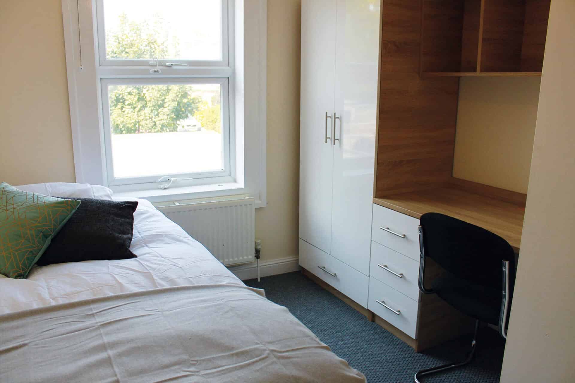 93 Sedgwick Street - Cambridge, England, United Kingdom - Bedroom