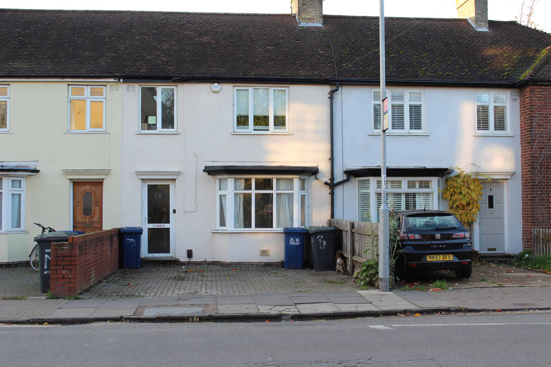 ?w=400&h=260&fit=crop&q=40&auto=format&trim=auto