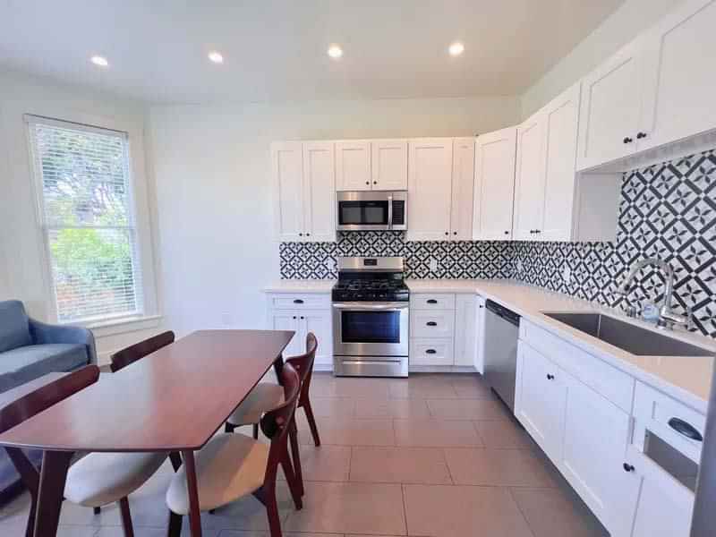 0fded2da48b92d6b?w=400&h=260&fit=crop&q=40&auto=format&trim=auto