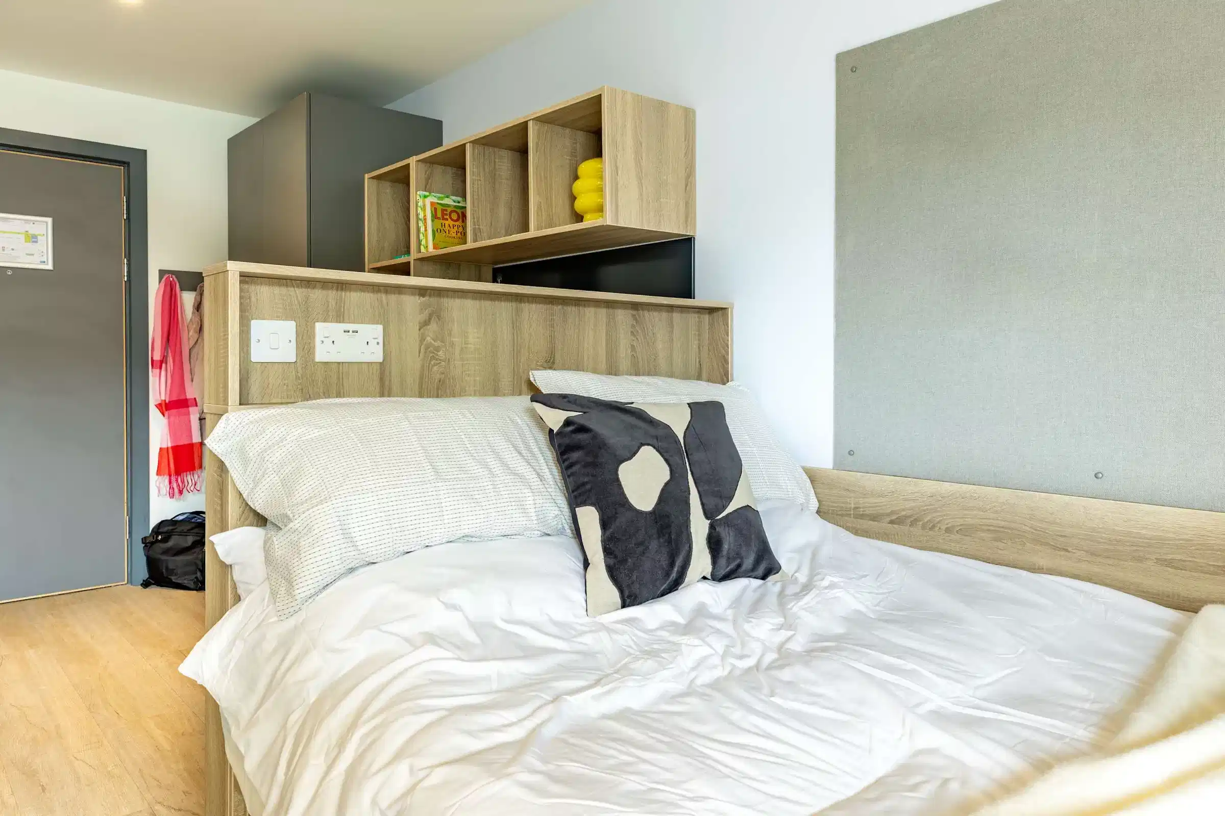 Premium Ensuite - Bedroom