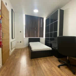 Amenities?w=400&h=260&fit=crop&q=40&auto=format&trim=auto