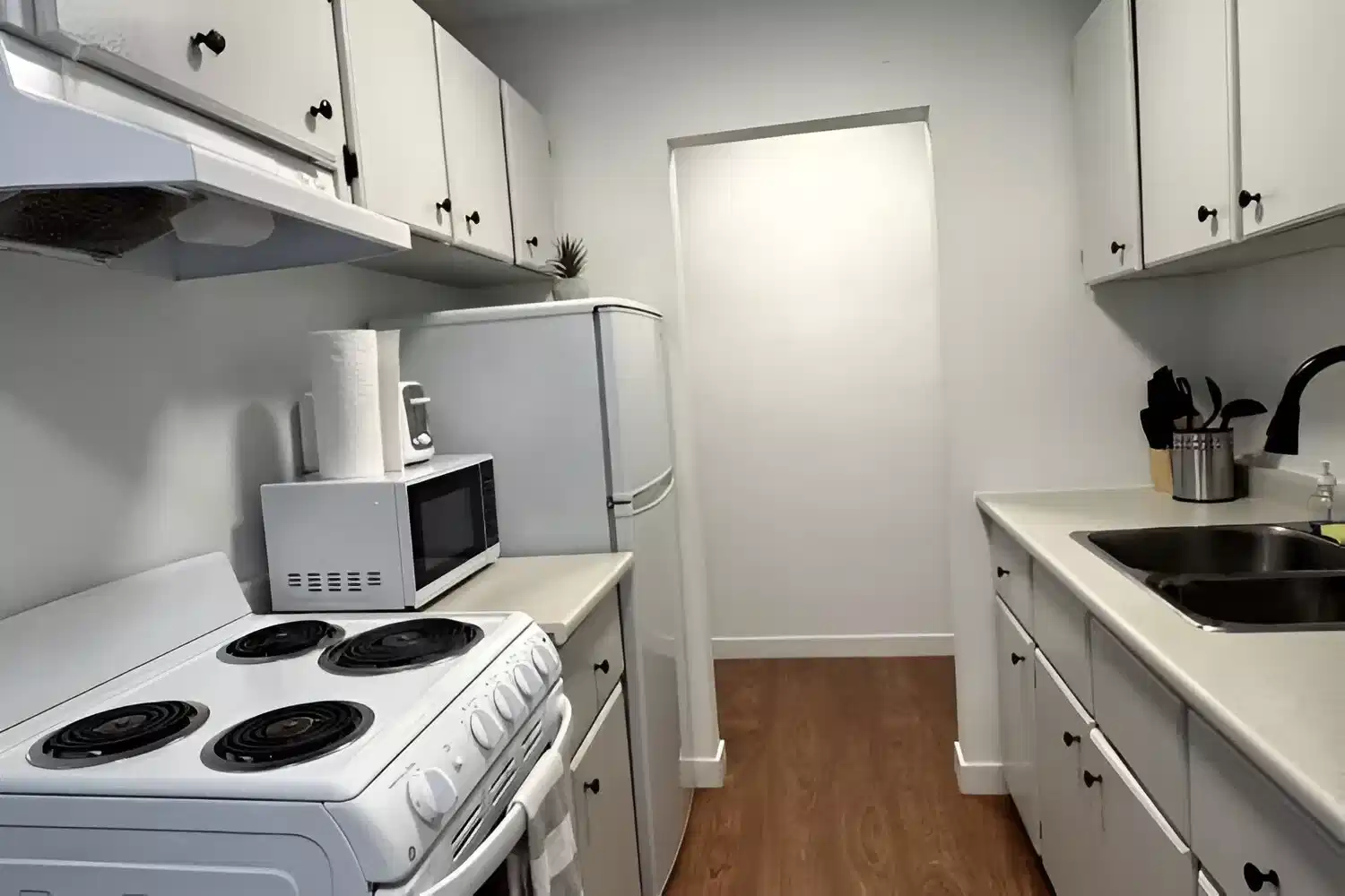 Catania Room (3 Bed 1 Bath) - Bedroom?w=400&h=260&fit=crop&q=40&auto=format&trim=auto