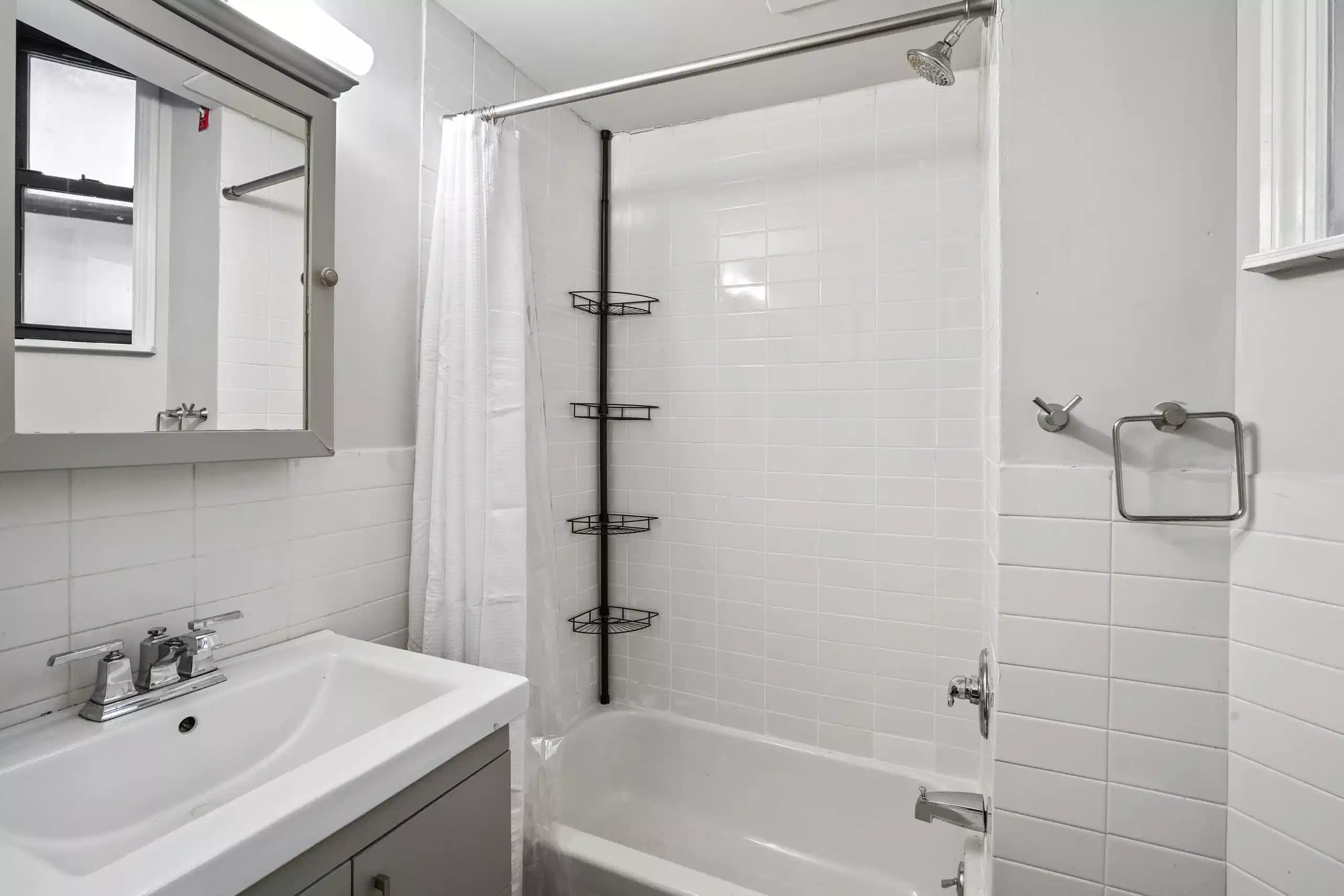 Kitchen?w=400&h=260&fit=crop&q=40&auto=format&trim=auto