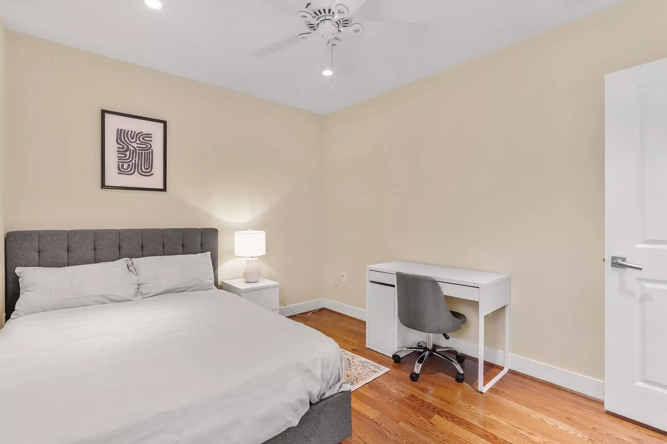 Kitchen?w=400&h=260&fit=crop&q=40&auto=format&trim=auto