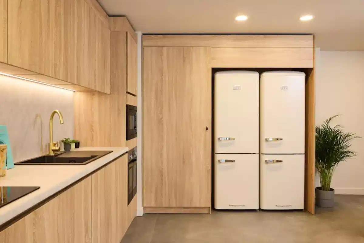 Common Area?w=400&h=260&fit=crop&q=40&auto=format&trim=auto