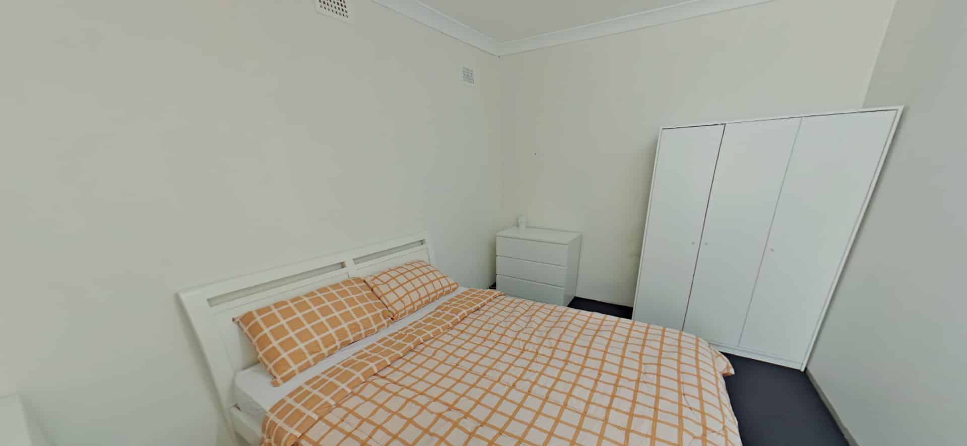 Kitchen?w=400&h=260&fit=crop&q=40&auto=format&trim=auto