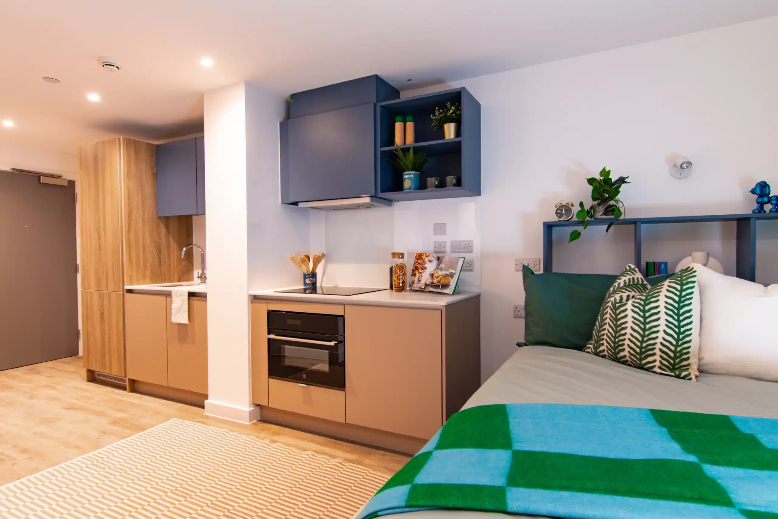 Amenities?w=400&h=260&fit=crop&q=40&auto=format&trim=auto