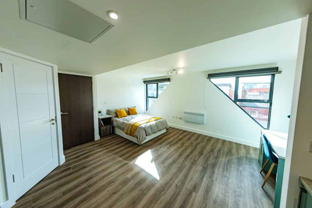 Common Area?w=400&h=260&fit=crop&q=40&auto=format&trim=auto