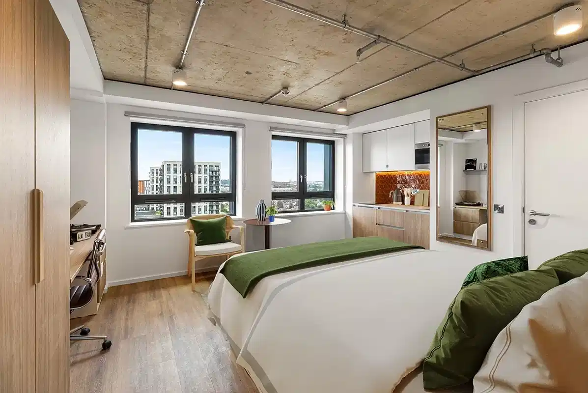 Gold Studio - Bedroom