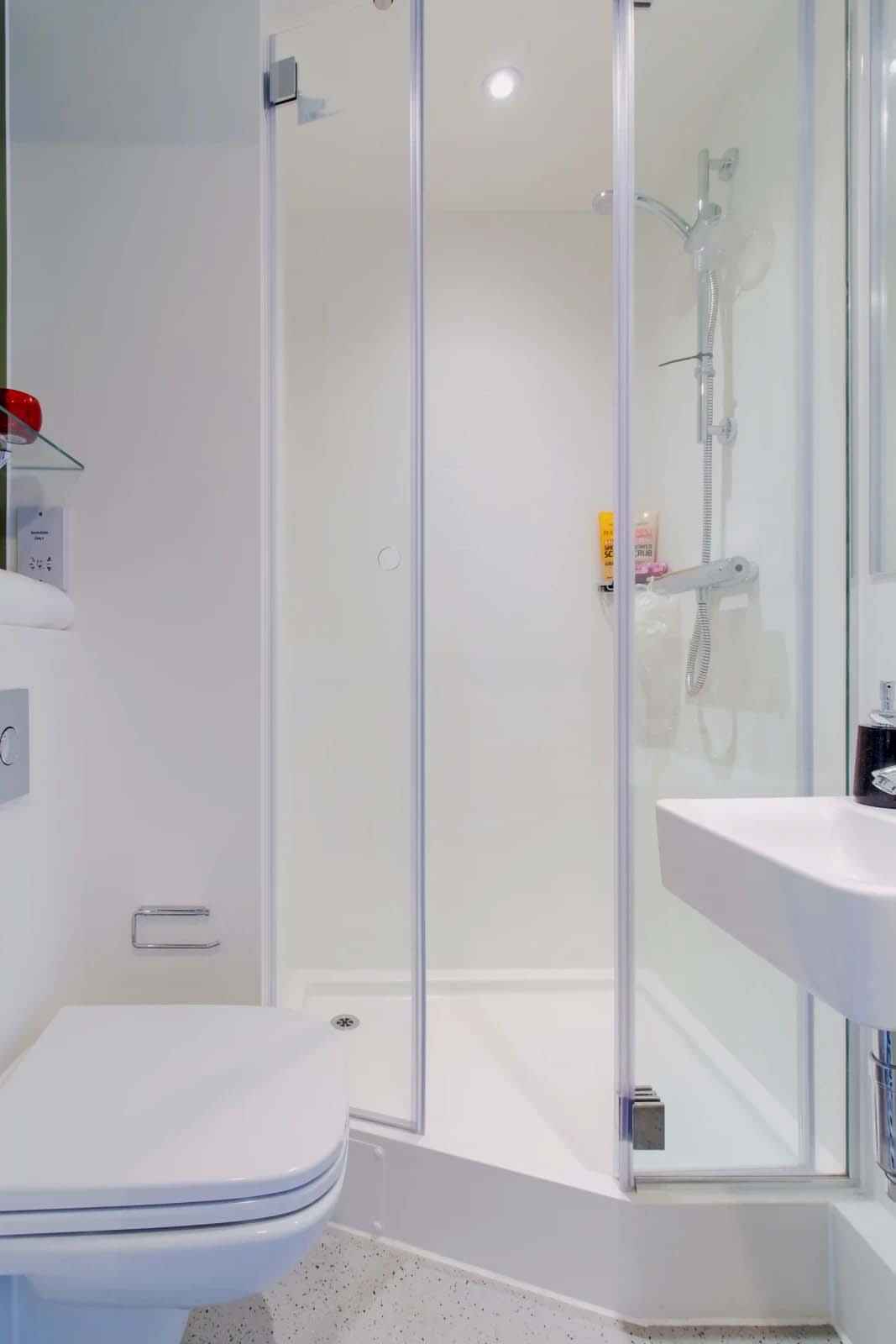 Amenities?w=400&h=260&fit=crop&q=40&auto=format&trim=auto