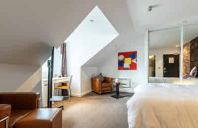 Common Area?w=400&h=260&fit=crop&q=40&auto=format&trim=auto