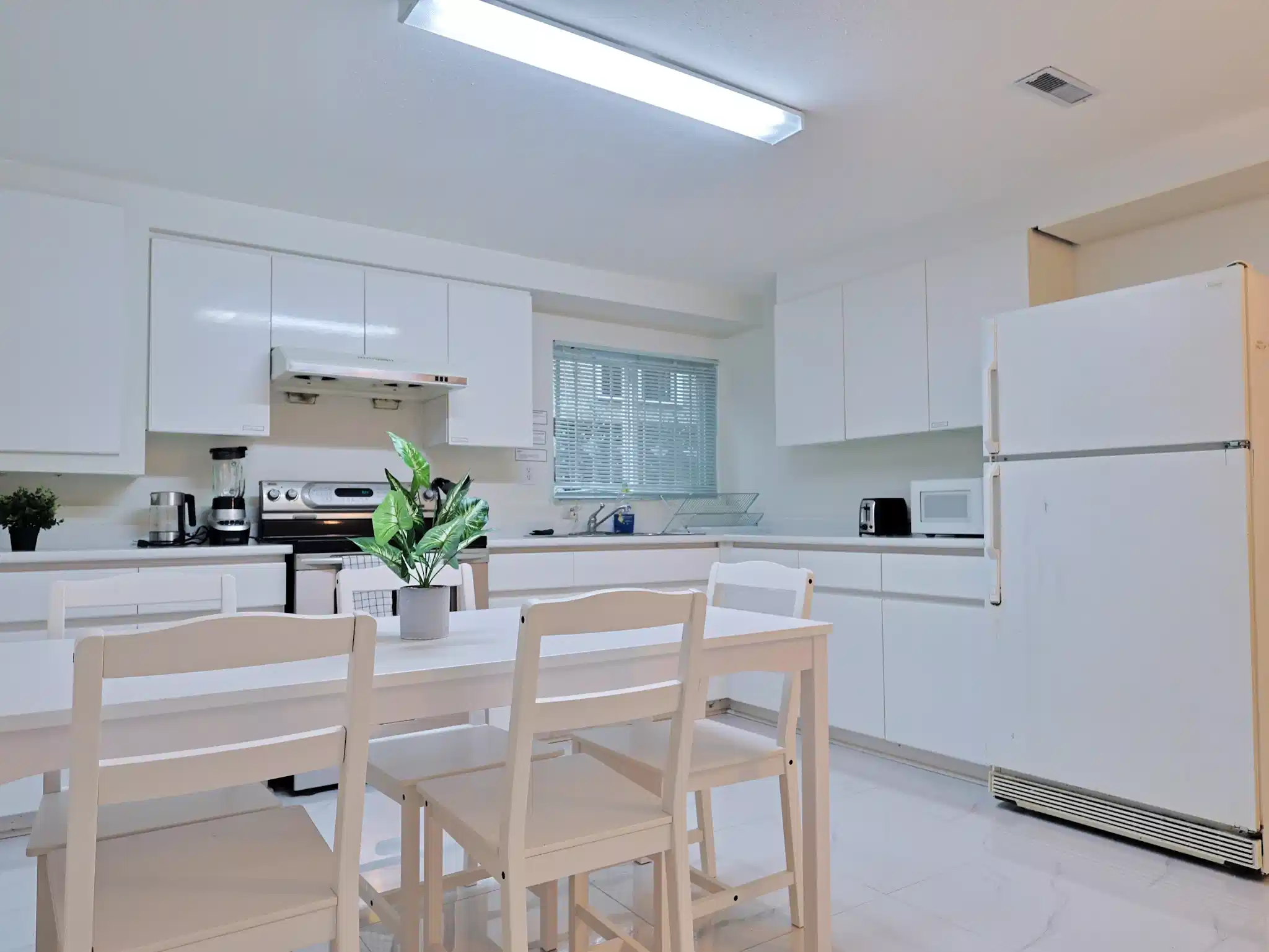 1066 E 55th Ave, Vancouver - Vancouver, Canada - Kitchen