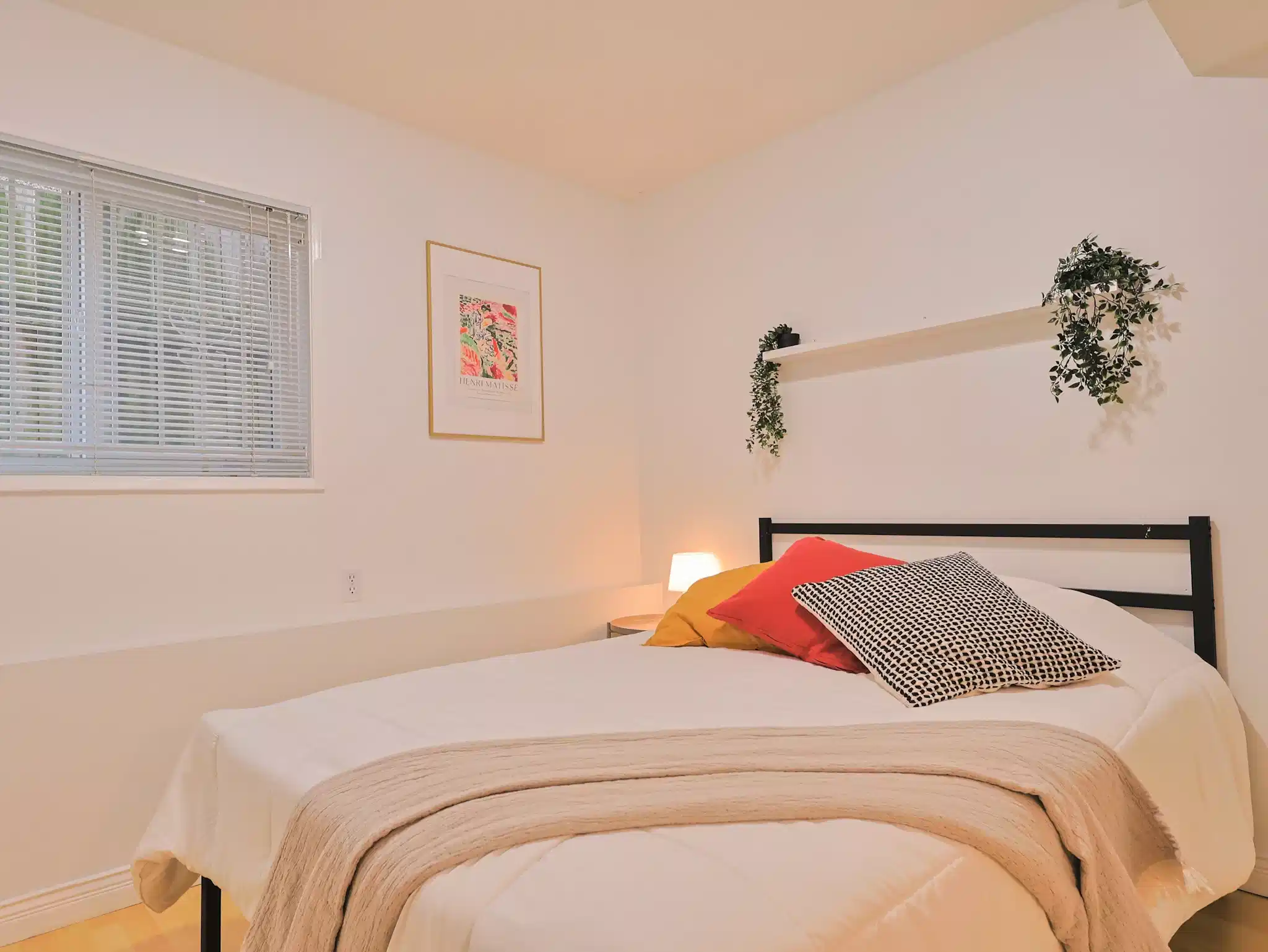 Kitchen?w=400&h=260&fit=crop&q=40&auto=format&trim=auto