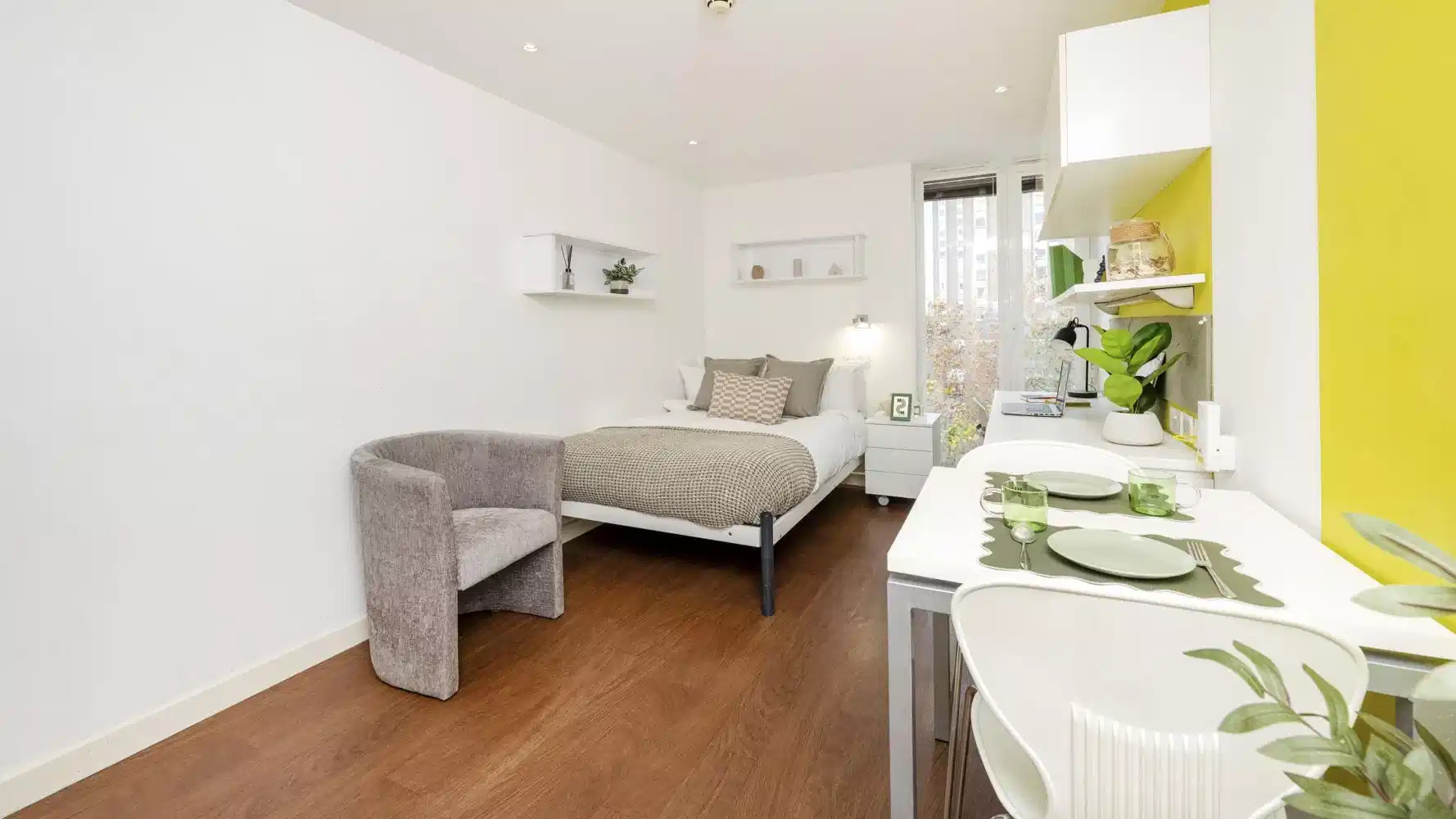 Amenities?w=400&h=260&fit=crop&q=40&auto=format&trim=auto