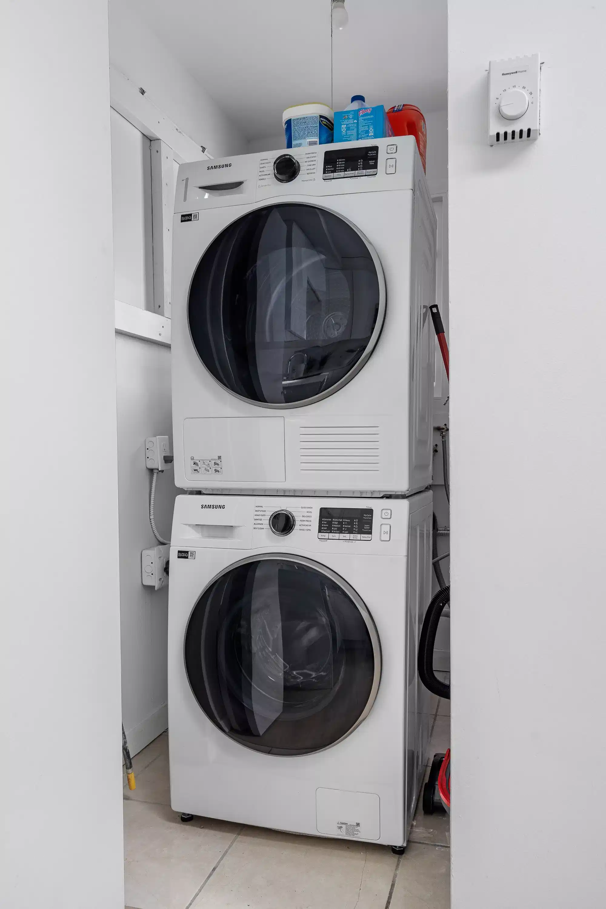 1169 Granville St, Vancouver - Vancouver, Canada - Amenities