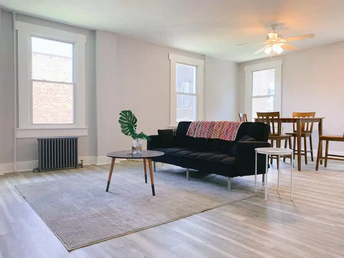 Common Area?w=400&h=260&fit=crop&q=40&auto=format&trim=auto