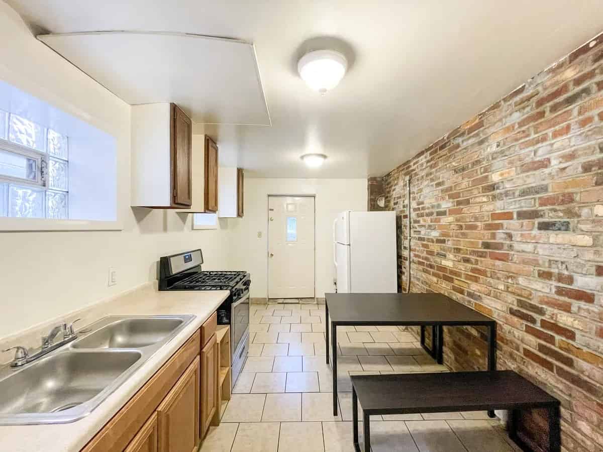 305 Lawn St, Pittsburgh - Pittsburgh, Pennsylvania, United States - Amenities