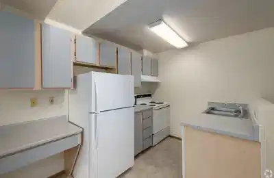 Amenities?w=400&h=260&fit=crop&q=40&auto=format&trim=auto