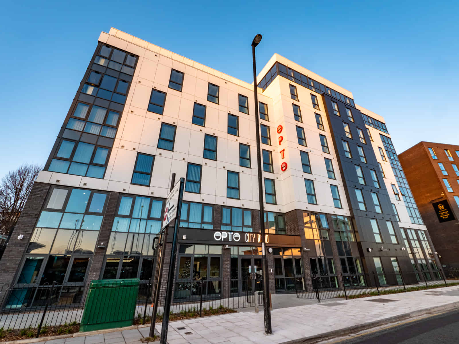 newcastle-3?w=400&h=260&fit=crop&q=40&auto=format&trim=auto