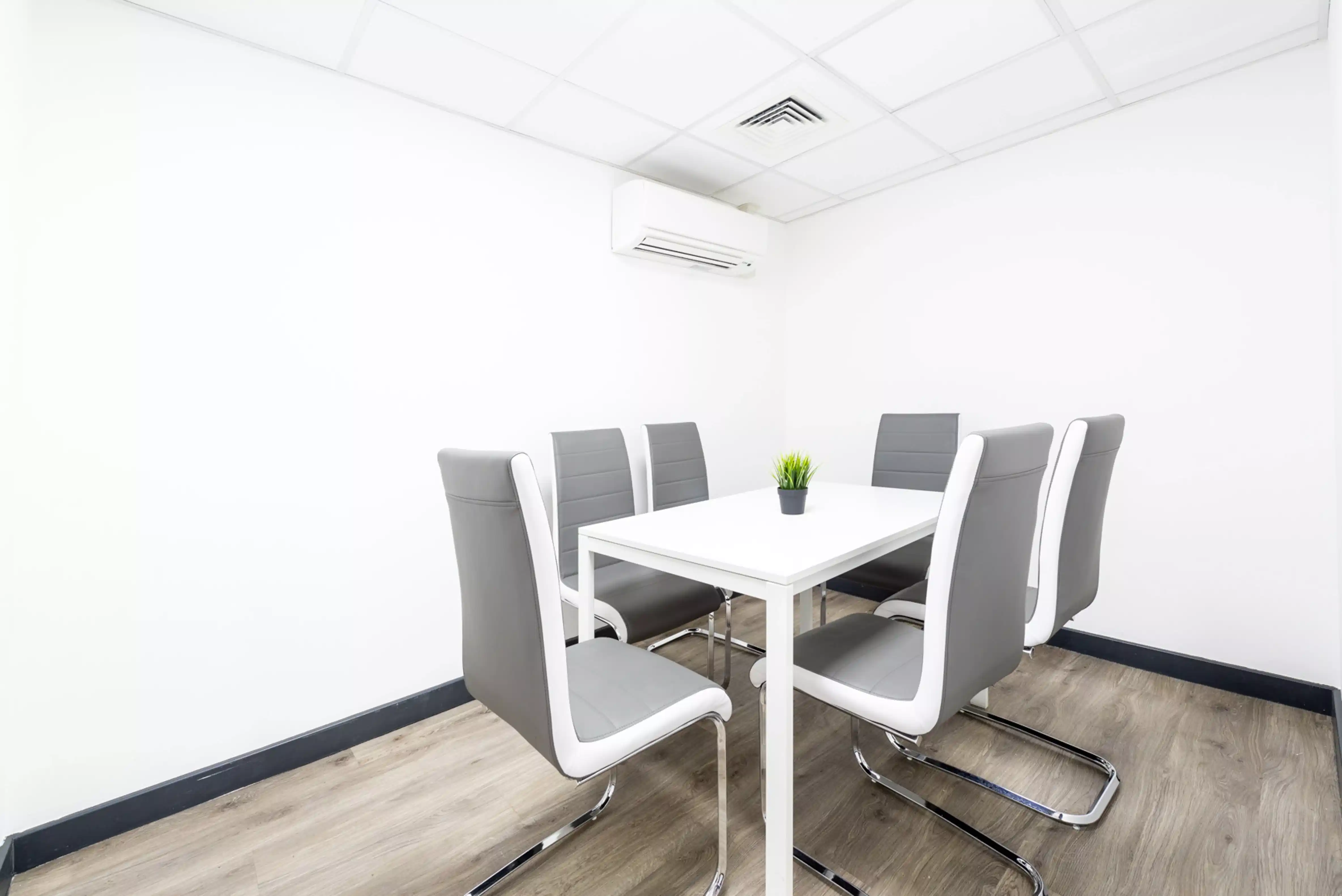 Opto Village, Luton - Luton, England, United Kingdom - Amenities