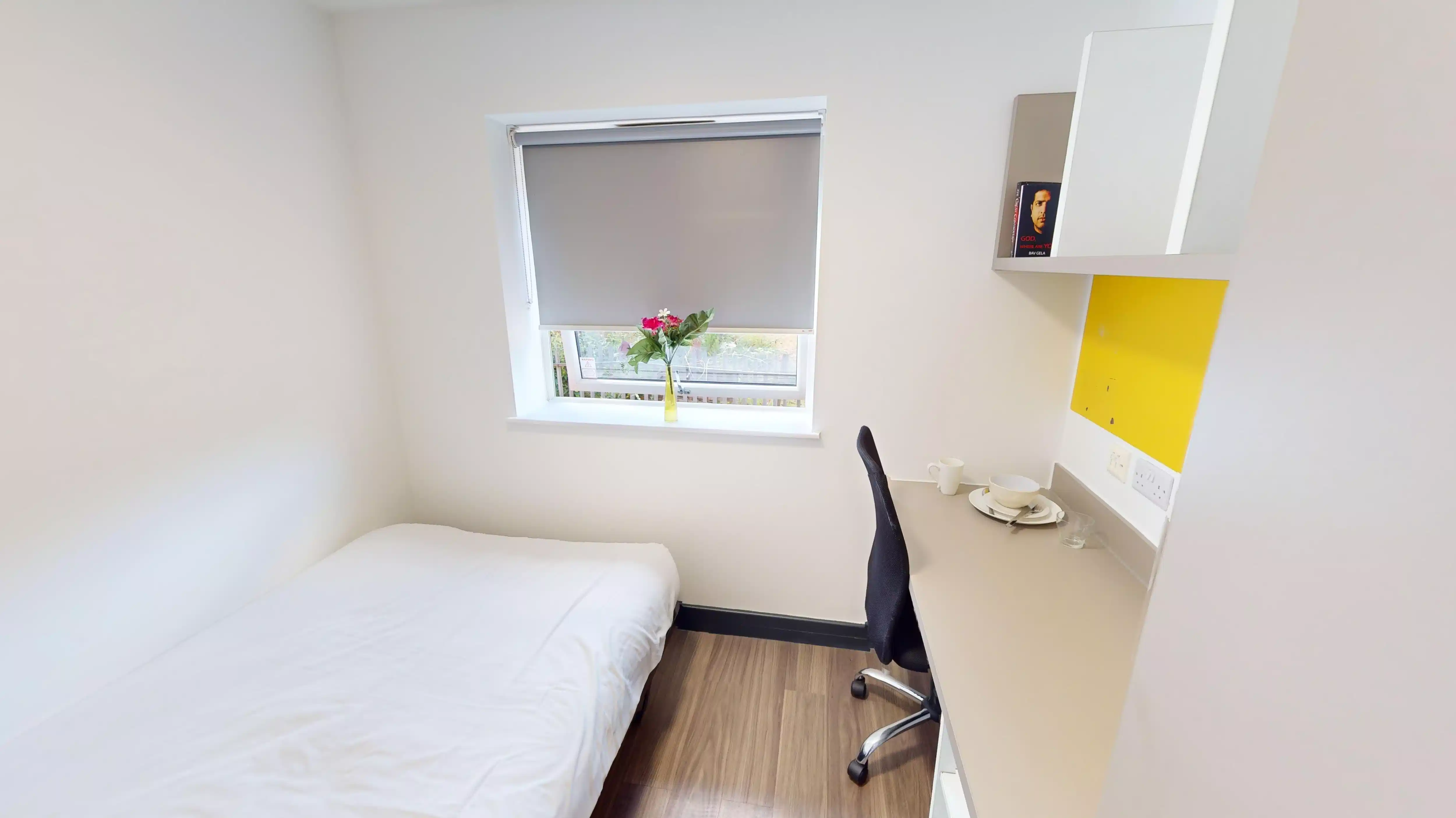 Common Area?w=400&h=260&fit=crop&q=40&auto=format&trim=auto