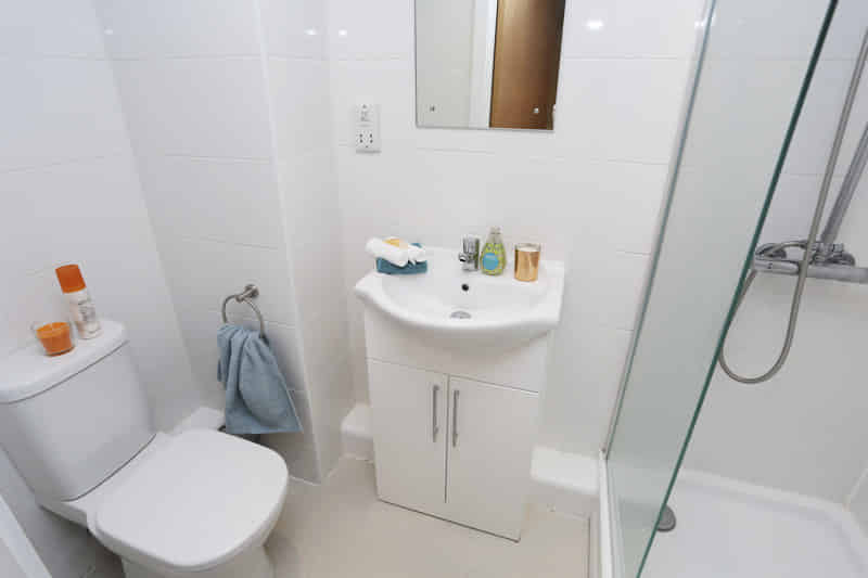 Asquith House, Leeds - Leeds, England, United Kingdom - Bathroom