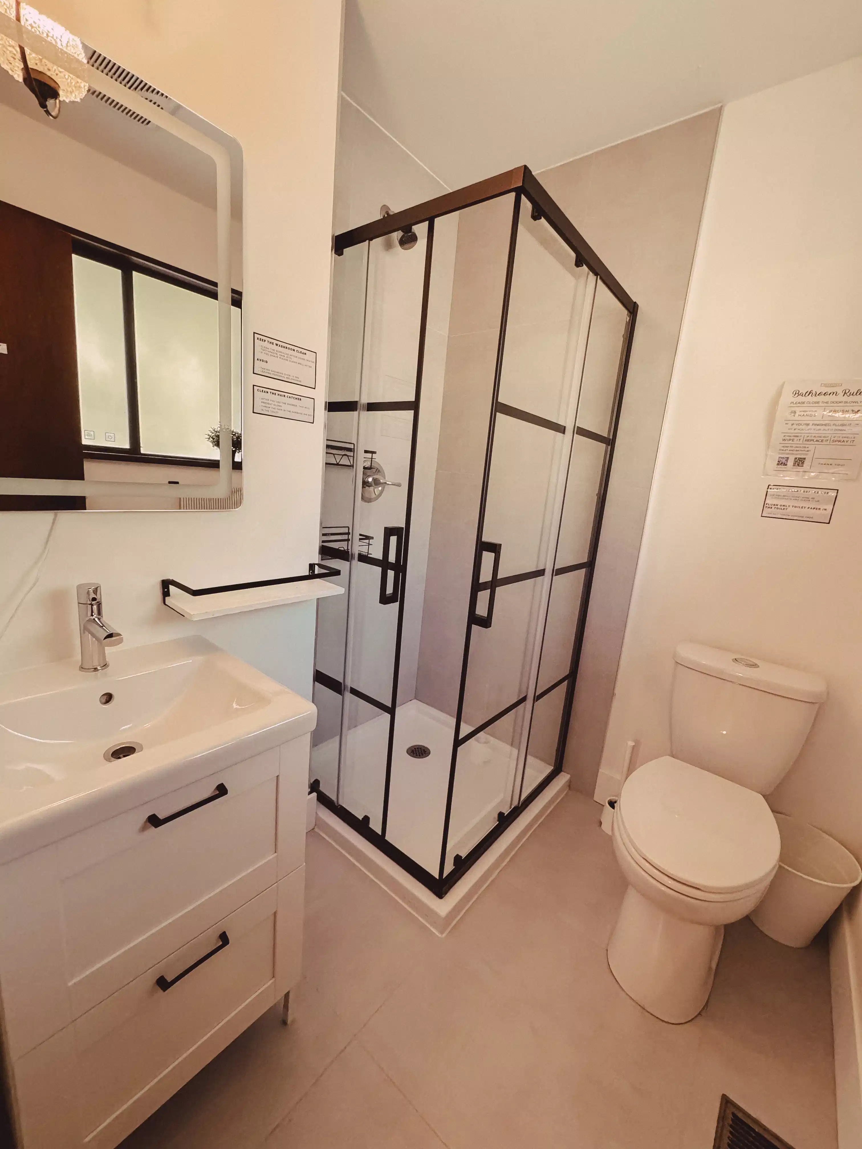 Amenities?w=400&h=260&fit=crop&q=40&auto=format&trim=auto