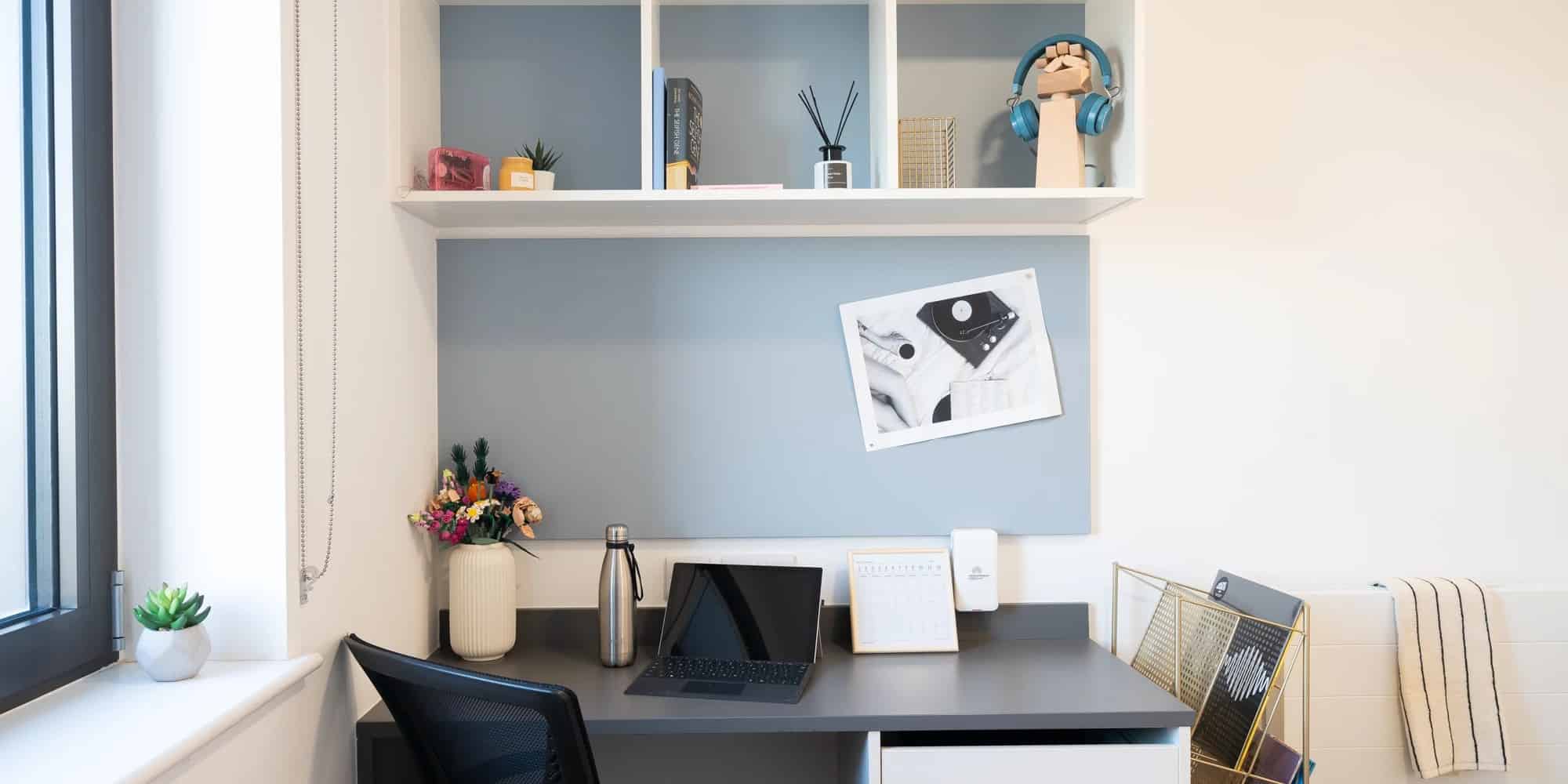 Amenities?w=400&h=260&fit=crop&q=40&auto=format&trim=auto